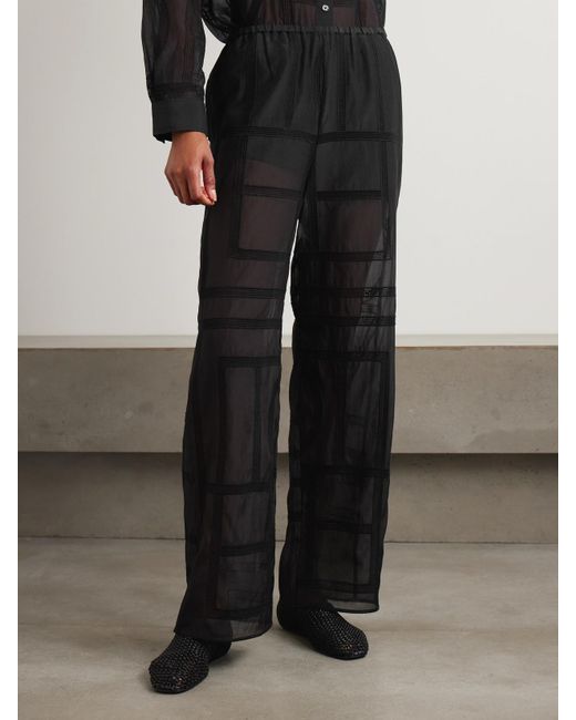 Pantalon Large En Voile De Coton Biologique Et De Soie Mélangés À Broderies Totême  en coloris Black