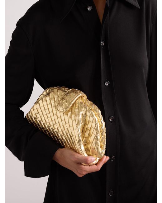 Pochette En Cuir Métallisé Intrecciato Lauren 1980 Small Bottega Veneta en coloris Natural