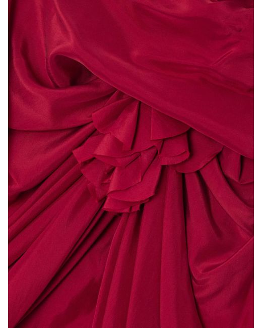 Alexander McQueen Red Robe Aus Habutai-Seide Mit Falten, Rüschen Und Cape-Effekt
