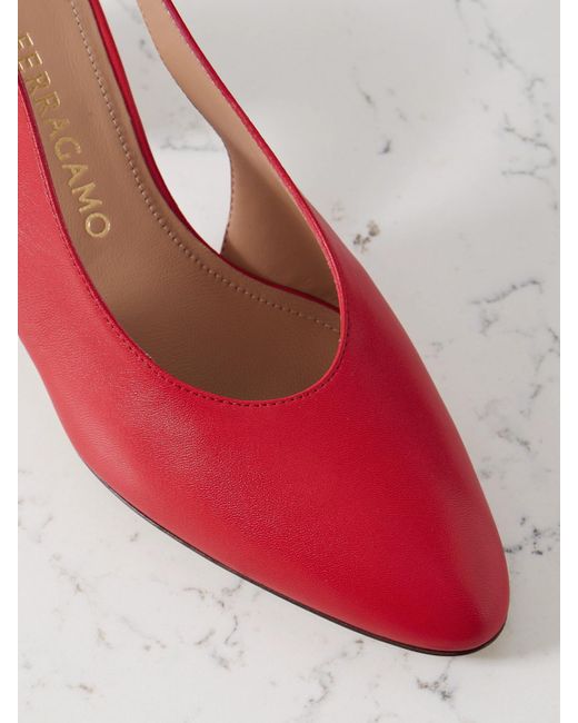 Escarpins À Brides Arrière En Cuir Et En Daim Tessie Ferragamo en coloris Red
