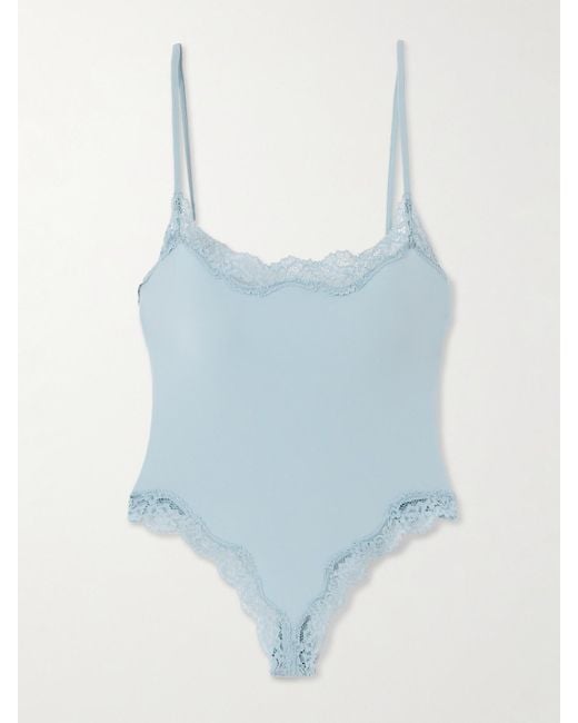 Skims Blue Fits Everybody Cami Suit – Light Denim – String-Body Aus Stretch-Material Mit Spitzenbesätzen