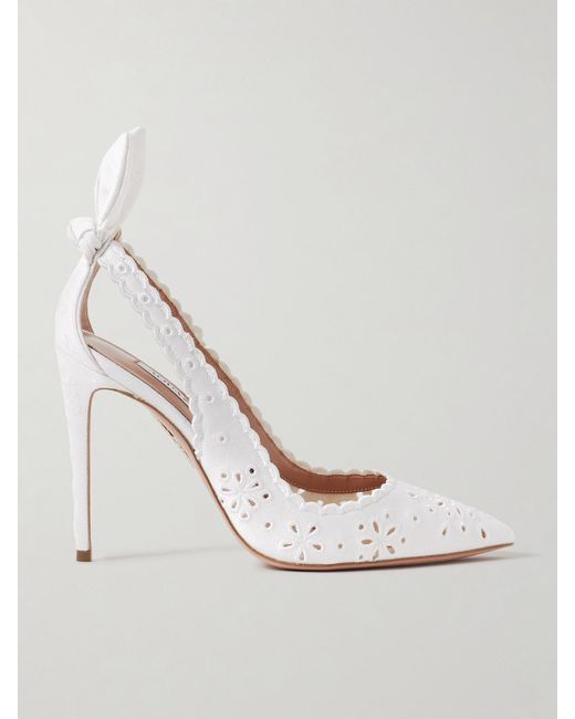 Escarpins En Toile À Broderie Anglaise Bow Tie 105 Aquazzura en coloris Natural
