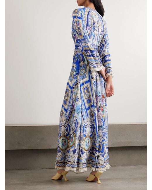 Robe Longue En Mousseline De Soie Imprimée À Smocks Et À Cristaux Camilla en coloris Blue
