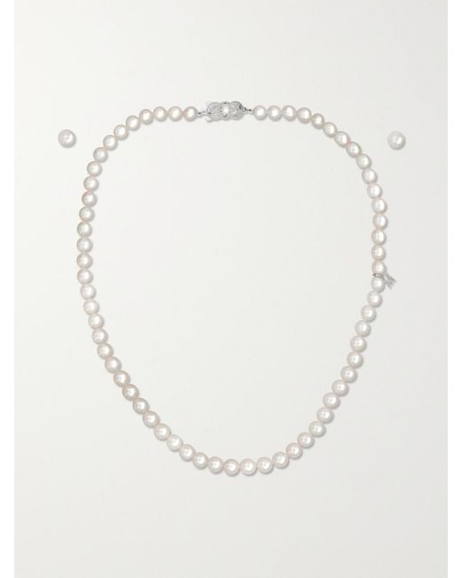 Mikimoto White Set Aus Perlenkette Und -Ohrsteckern Mit Details Aus 18 Karat Weißgold