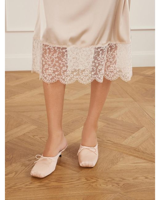 Simone Rocha Natural Pointe Bow-Detailed Satin Pumps