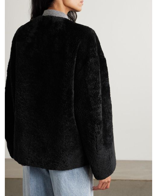 Totême  Black Jacke Aus Shearling Mit Lederbesätzen
