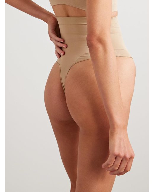Skims Natural Seamless Sculpt High-Waisted Thong – Clay – Hoch Sitzender String
