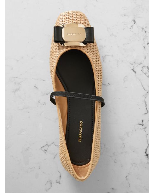 Ferragamo Natural New Vara Flache Schuhe Aus Raffiabast Mit Verzierungen