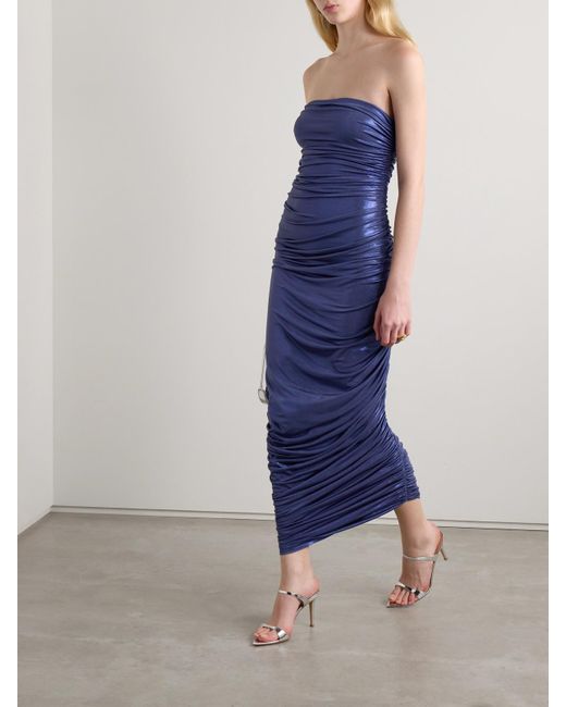 Norma Kamali Blue Diana Asymmetrisches, Trägerloses Midikleid Aus Stretch-Lamé Mit Raffungen