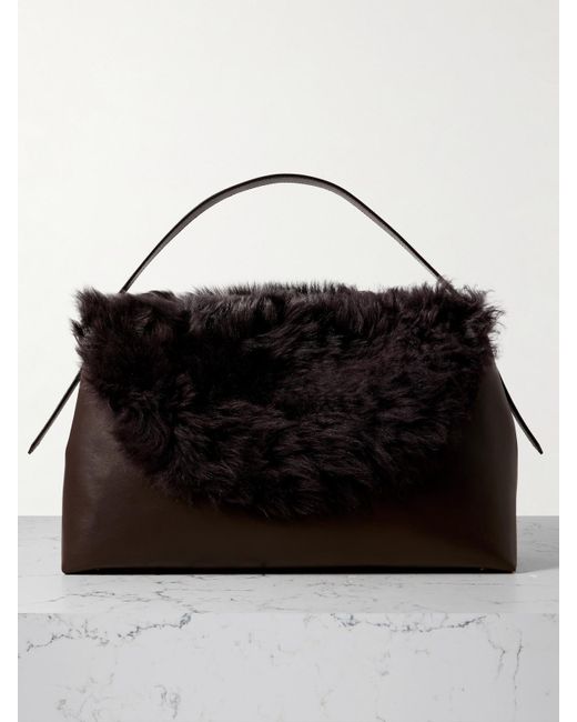 Totême  Black T-Lock Schultertasche Aus Shearling