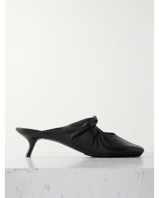 Loewe White Pebble Mules Aus Leder Mit Cut-Out Und Verzierung