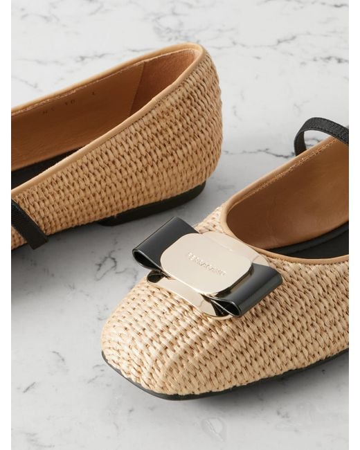 Ferragamo Natural New Vara Flache Schuhe Aus Raffiabast Mit Verzierungen
