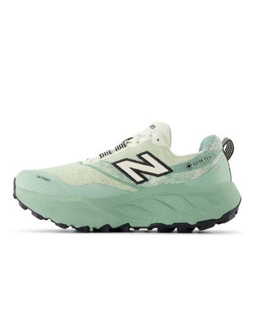 Donna Fresh Foam X Hierro V9 Gore-Tex di New Balance in Green