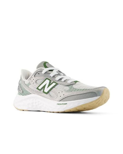 Donna Fresh Foam Arishi V4 Tiralux di New Balance in Gray