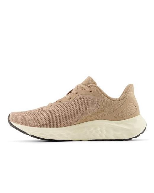 Donna Fresh Foam Arishi V4 di New Balance in Natural