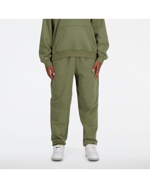 New Balance Green Athletics french terry jogger in grün