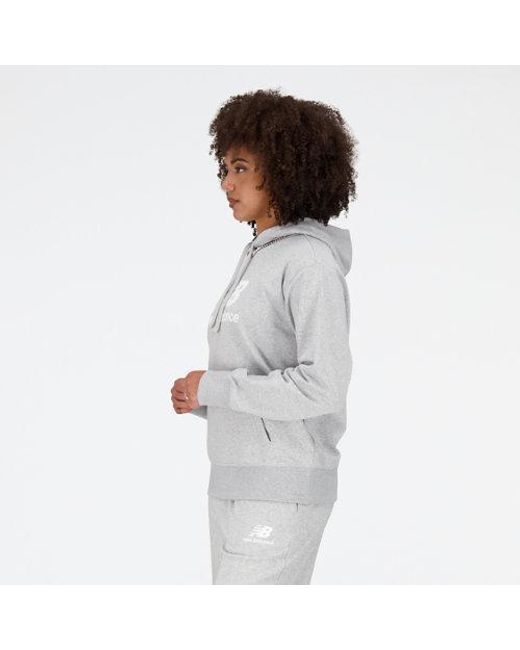Femme Sweats À Capuche Essentials Stacked Logo En, Cotton, Taille New Balance en coloris Gray
