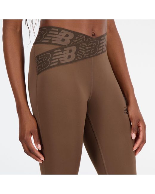 New Balance Brown Relentless crossover high rise 7/8 leggings in braun