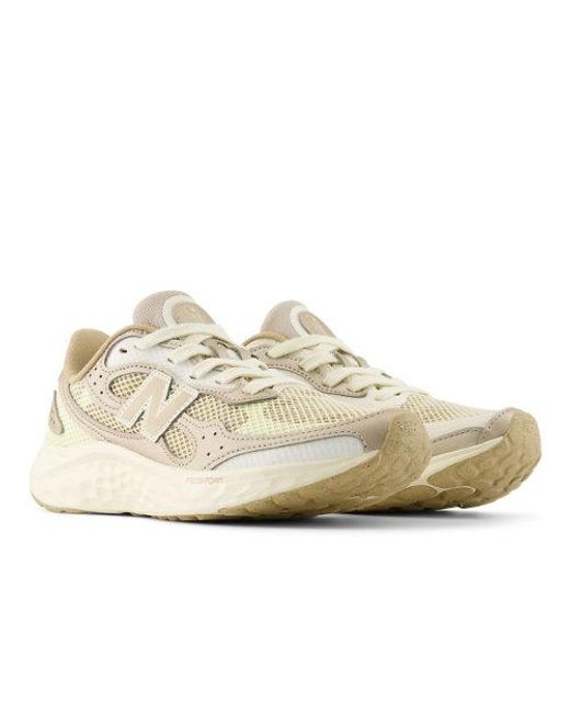 Mujer Fresh Foam Arishi V4 Tiralux En, Talla New Balance de color Natural