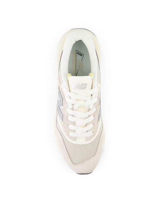 New Balance White 997r in beige/weiß
