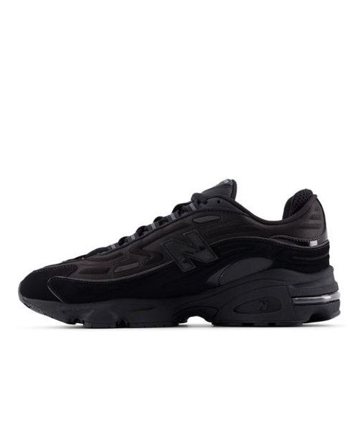 New Balance Black 1000D