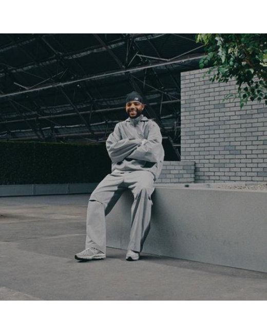 New Balance Gray Elusive Shell Jacket for men