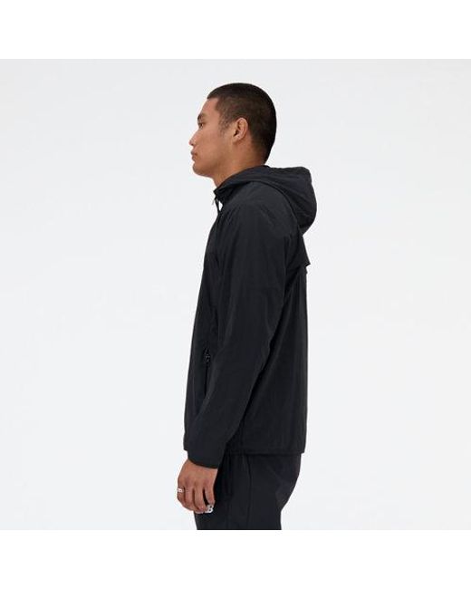 New Balance Athletics woven jacket in schwarz in Blue für Herren