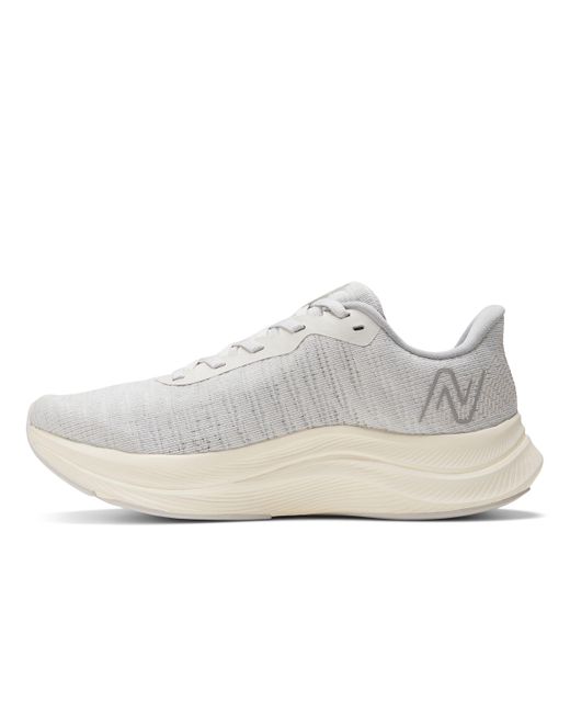 New Balance White Fuelcell propel v4 in grau