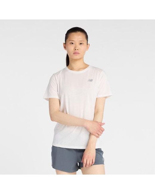 Donna Sport Essentials Heathertech T-Shirt di New Balance in White