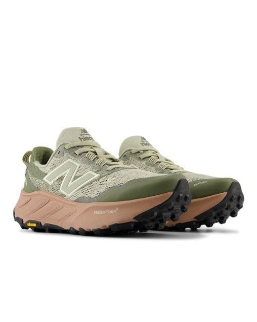Donna Fresh Foam X Hierro V9 di New Balance in Green