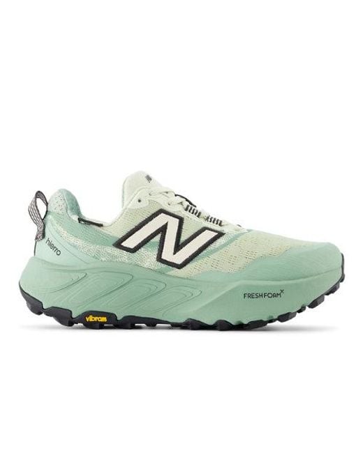 Donna Fresh Foam X Hierro V9 Gore-Tex di New Balance in Green