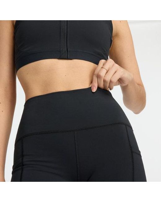 Femme Nb Sleek Pocket High Rise Short 6&Quot; En, Poly Knit, Taille New Balance en coloris Black