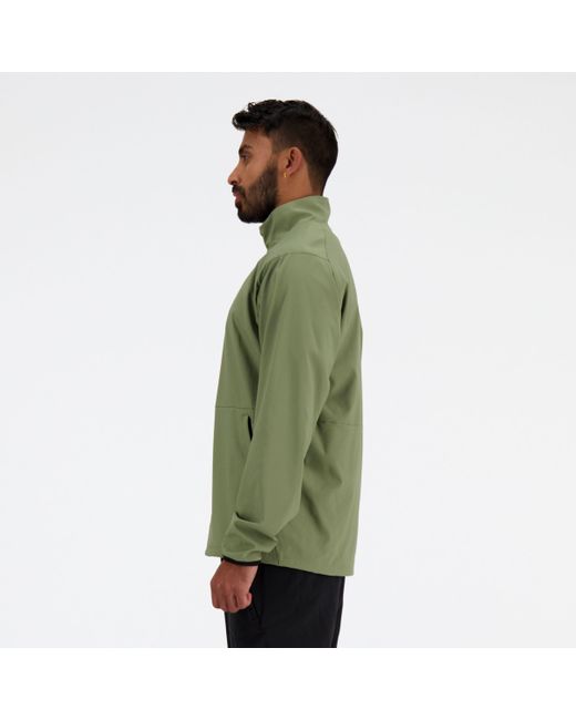 New Balance Stretch woven jacket in grün in Green für Herren