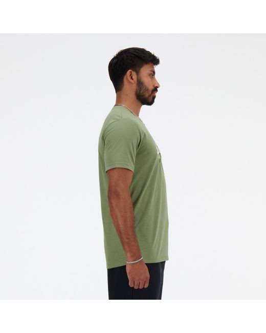 Sport essentials heathertech graphic t-shirt in verde di New Balance in Green da Uomo
