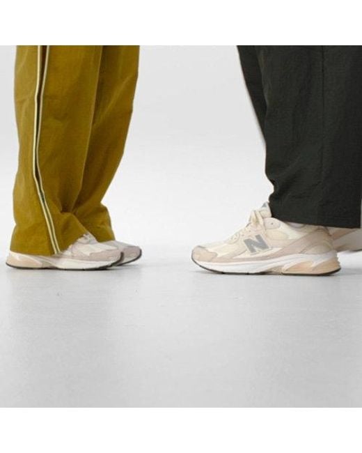New Balance White Abzorb 2010