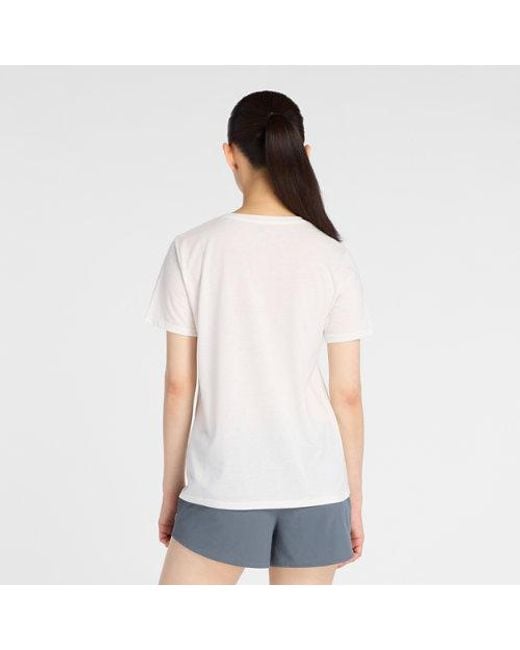 Donna Sport Essentials Heathertech T-Shirt di New Balance in White