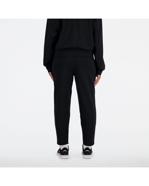 New Balance Black Tech knit pant in schwarz