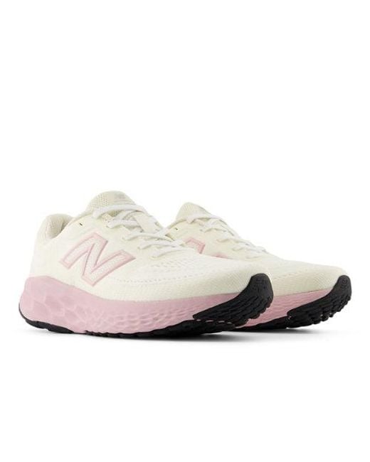 New Balance Fresh Foam X Evoz V4 in het Pink