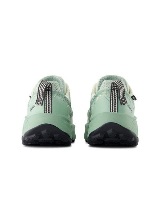 Donna Fresh Foam X Hierro V9 Gore-Tex di New Balance in Green
