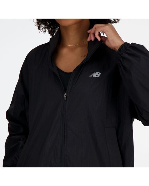 New Balance Black Athletics packable jacket in schwarz