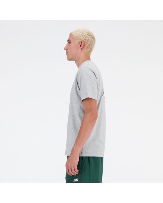 Sport essentials bookshelf t-shirt in grigio di New Balance in White da Uomo