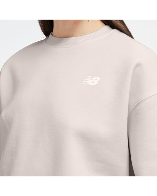 Linear heritage brushed back fleece crewneck in grigio di New Balance in Natural