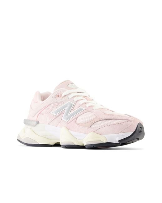 New Balance White 9060 in rosa/beige