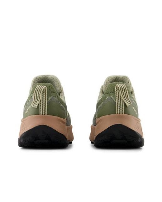 Donna Fresh Foam X Hierro V9 di New Balance in Green