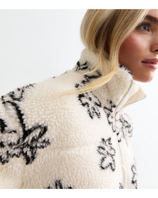 New Look Natural Petite Daisy Print Borg Jacket