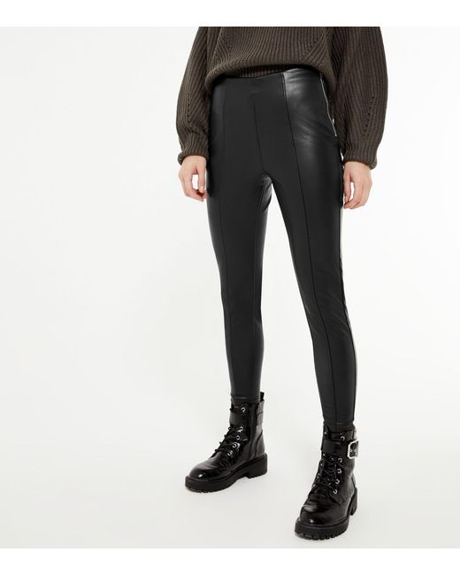 Petite Coated Leather-look Zip leggings 
