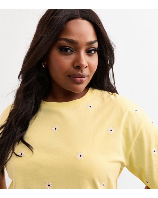New Look Yellow Plus Size Daisy Embroidered T-Shirt Curves