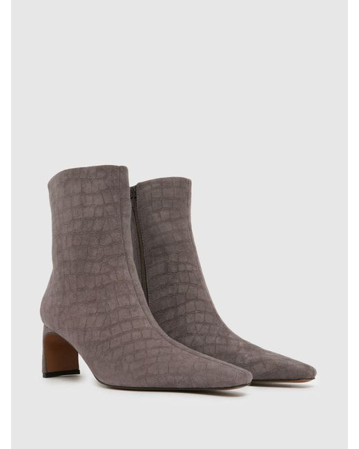 Schuh Brown Bethal Set Back Heels