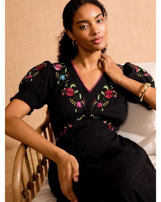 Love & Roses Black Dobby Embroidered V-Neck Short Sleeve Midi Dress