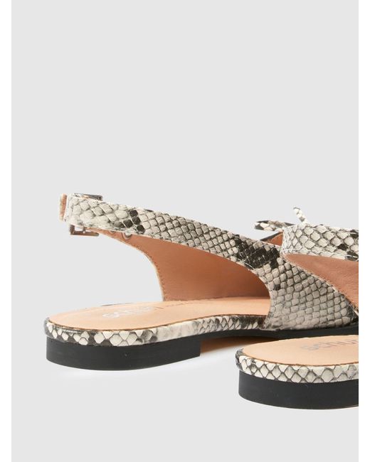Schuh White Lorie Point Hardware Flat Shoes